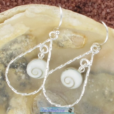 boucles d oreilles argent ciselé avec oeil de sainte lucie