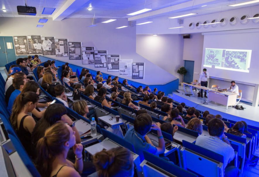 Amphi Université de Corse.jpg